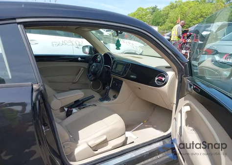 2013 Volkswagen Beetle 2.5L z USA, uszkodzony, nr VIN 3VWJP7AT4DM601882